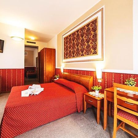 Hotel Napoleon Cattolica Dış mekan fotoğraf