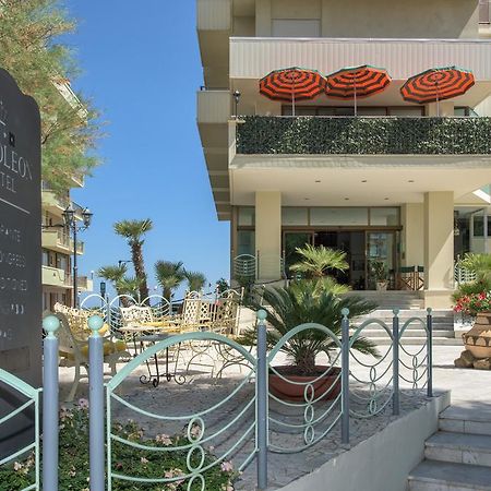 Hotel Napoleon Cattolica Dış mekan fotoğraf