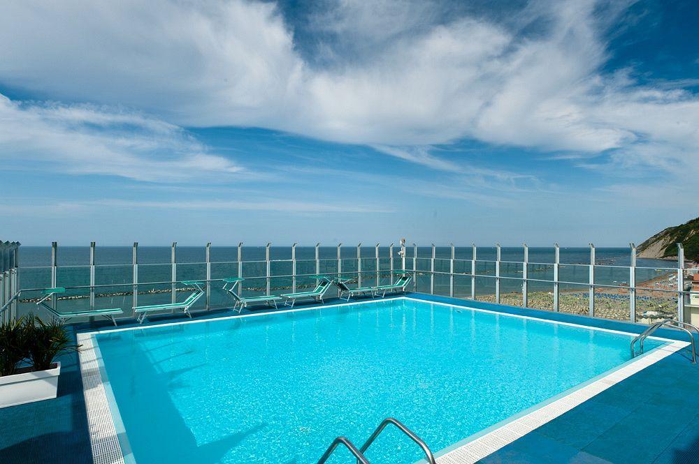 Hotel Napoleon Cattolica Dış mekan fotoğraf
