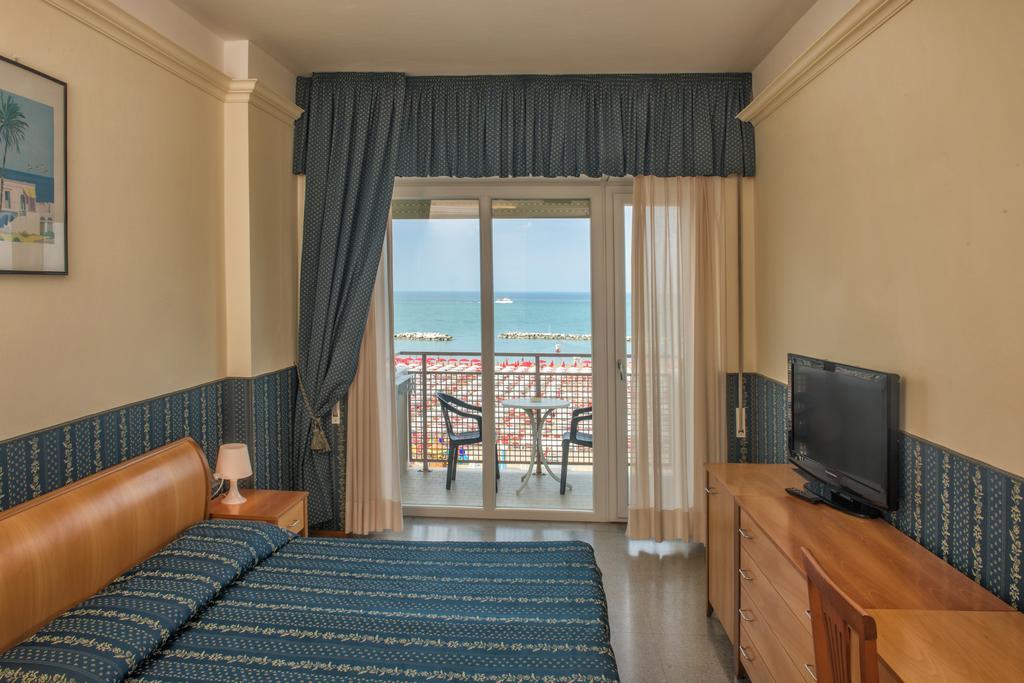 Hotel Napoleon Cattolica Dış mekan fotoğraf