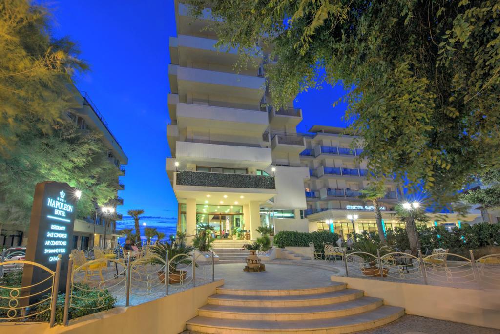 Hotel Napoleon Cattolica Dış mekan fotoğraf